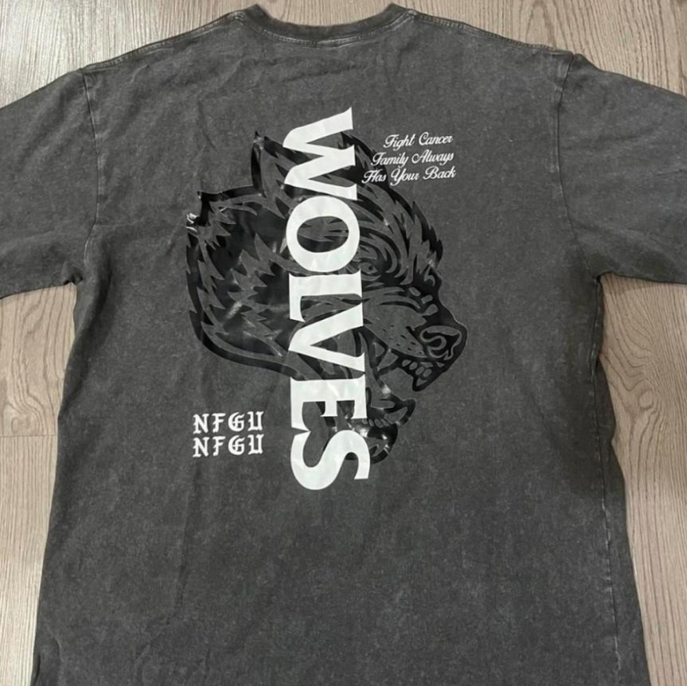 Gray Short Sleeve Tee with Wolves Graphic